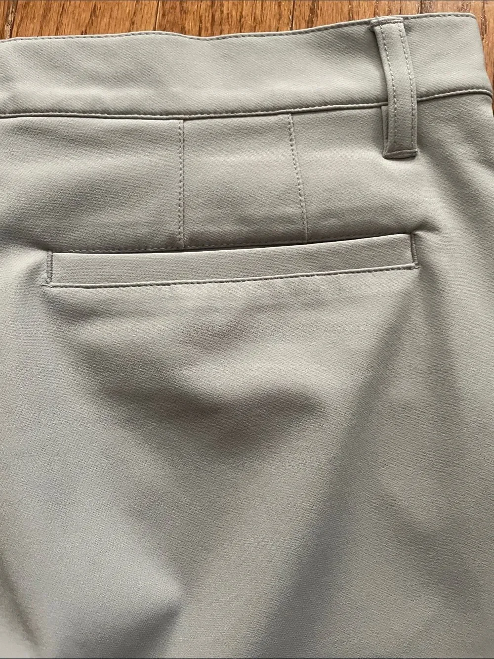State and Liberty Light Gray Chino Shorts Men’s Sz Medium